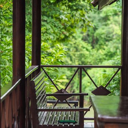 Hotel Ratmanee House Kanchanaburi Exterior foto