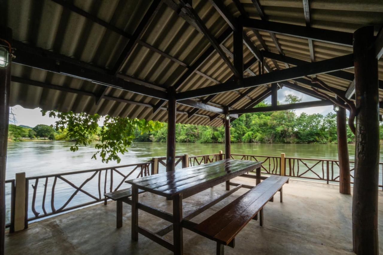 Hotel Ratmanee House Kanchanaburi Exterior foto