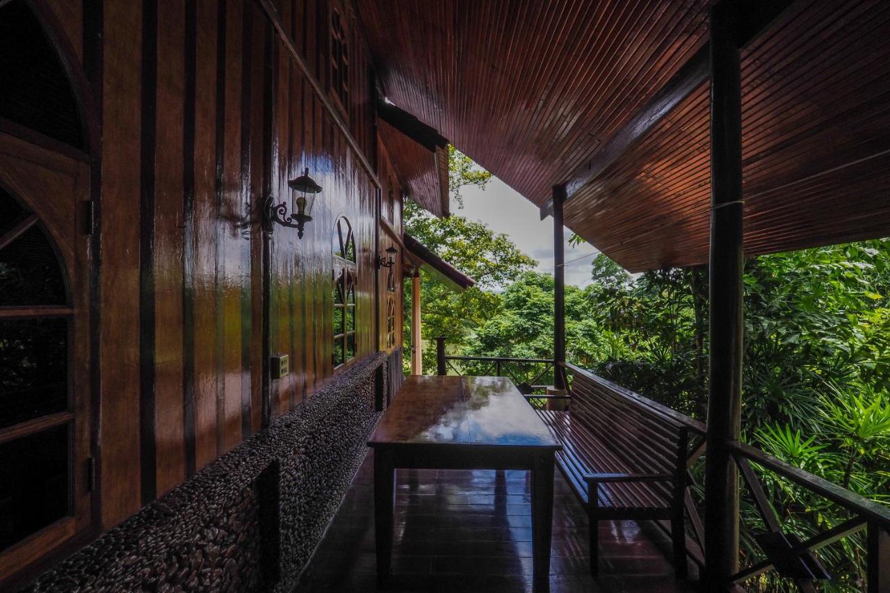 Hotel Ratmanee House Kanchanaburi Exterior foto
