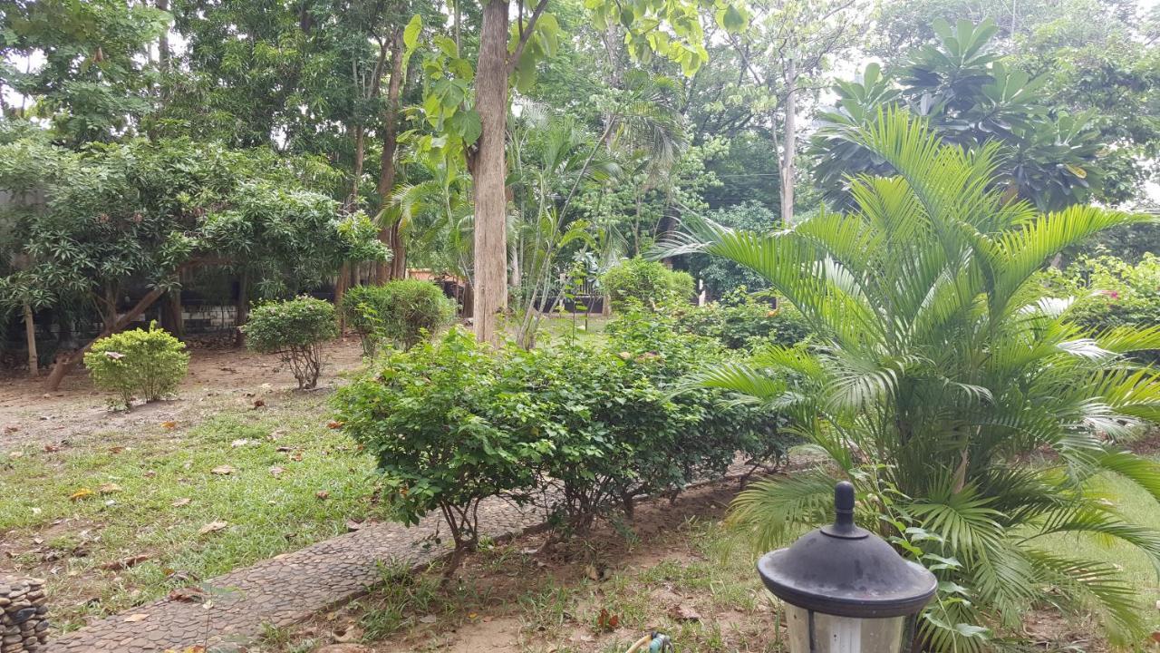Hotel Ratmanee House Kanchanaburi Exterior foto